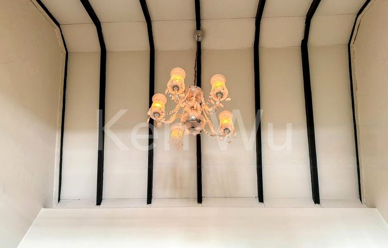6 Bed Corner Terrace (Landed) for Sale in  Jalan Senang - Image 1